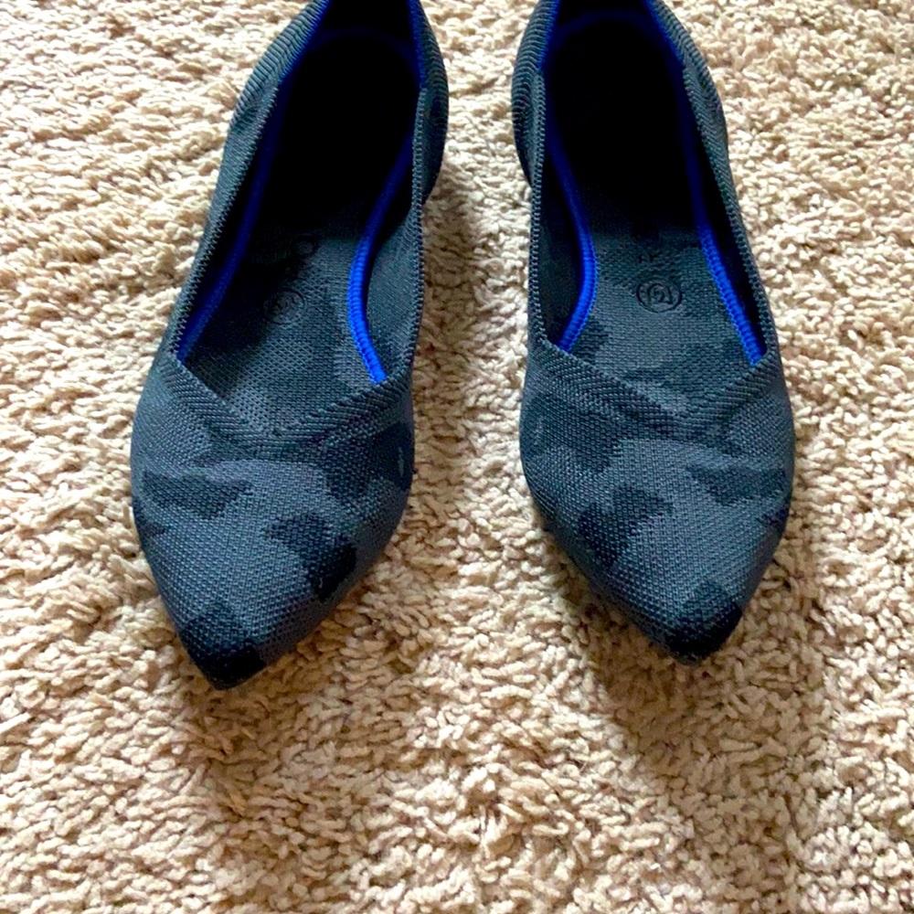 Rothy’s worn in near new condition, just never wear!